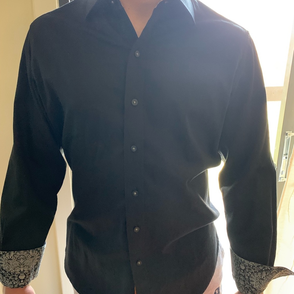 Sleek Robert Graham shirt